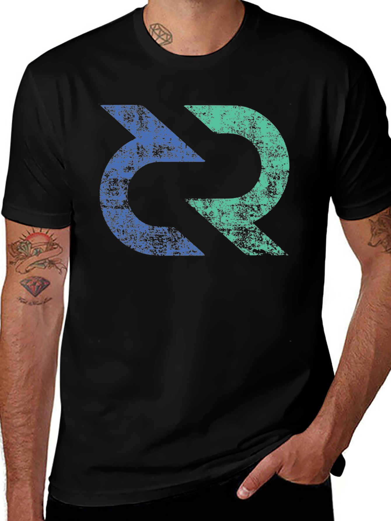 Dual Color Arrow Graphic Tee - Modern Style