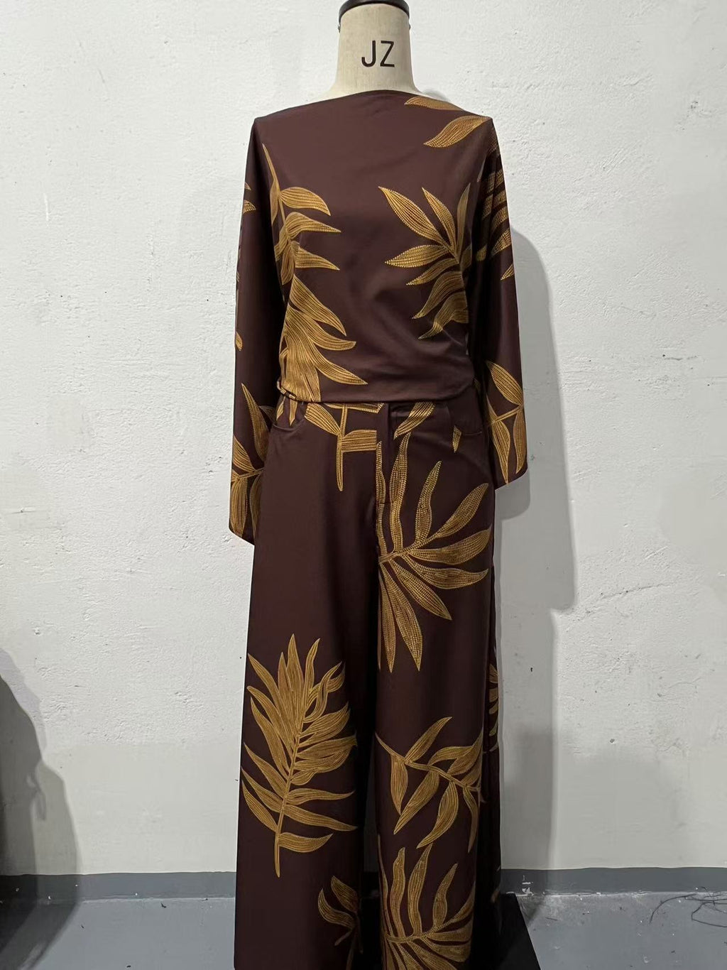 Commuting temperament top and pants two-piece set