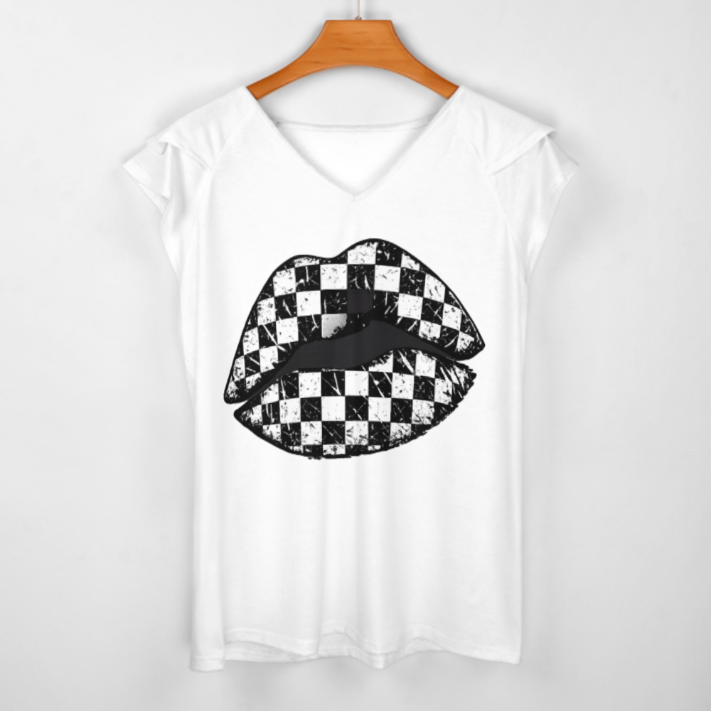 Checkerboard Lips Graphic Tee – Retro Grunge Aesthetic Fashion Shirt for Women(z862)