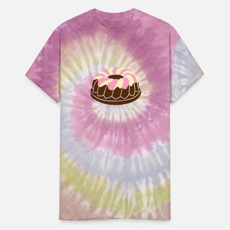 A ring cake with icing